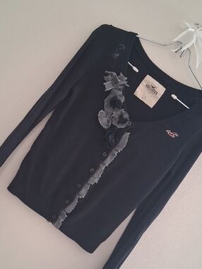 Hollister Blue Floral-Trim Button Front Top
